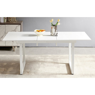 Table de salle à manger extensible de couleur blanche avec pieds en métal et table de cuisine moderne