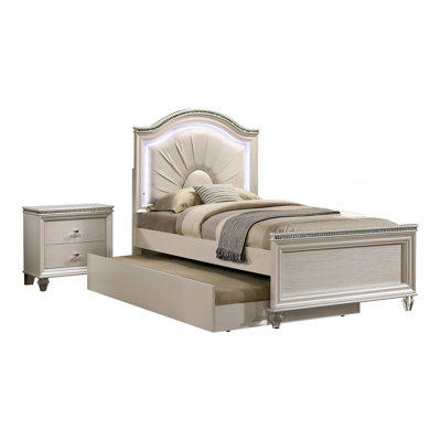 Sienna Solid Wood Piece Bedroom Set