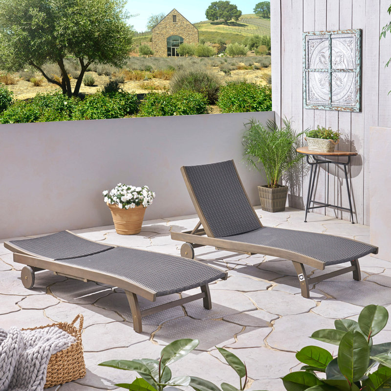 Chaise Lounge With Pull-Out Tray