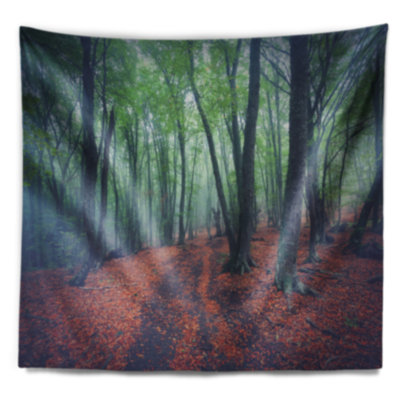 Paysage avec une belle tapisserie d'automne verte