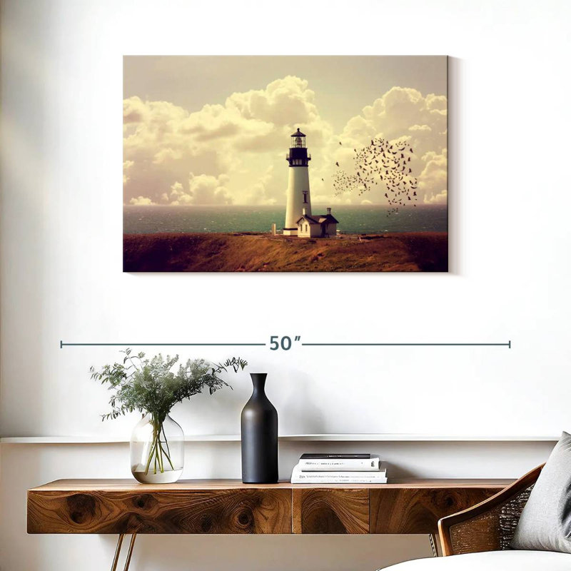 Old white lighthouse Aletra, H 24 po x l 36 po