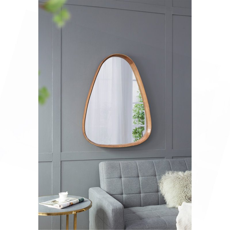 Miroir unique à cadre en bois irrégulier pour rehausser la décoration intérieure