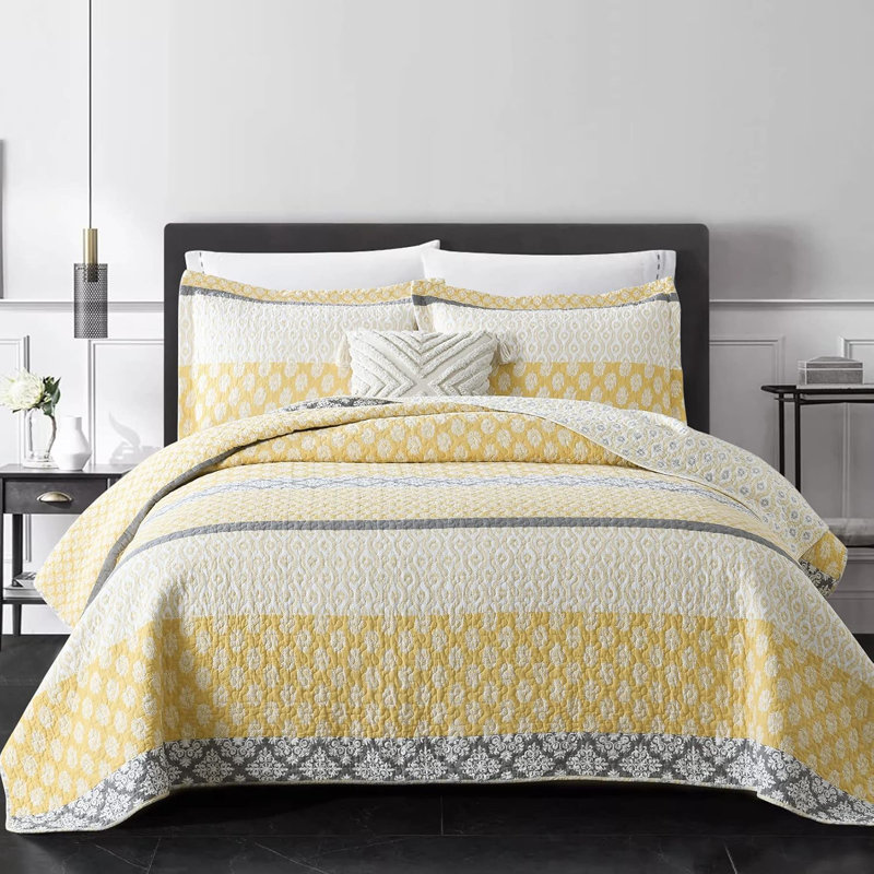 King Size White and Yellow Cotton Reversible Quilt Set