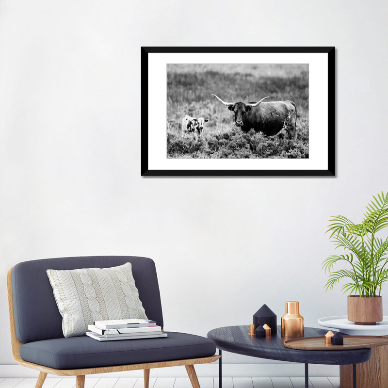 « b&w longhorn ii », reproduction de photo sur toile, H 24 po x l 32 po x P 1 po, Papier d'art encadré noir