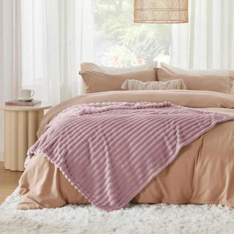 Jeté de lit en flanelle pour fille, couverture douce et confortable 300 GSM pour dortoir et décoration intérieure, rose, cadeau toutes saisons
