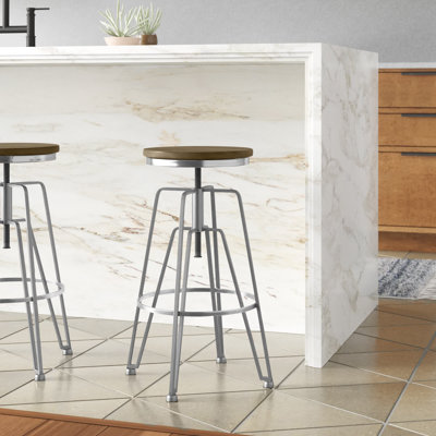 Tabouret de bar pivotant à hauteur réglable en bois massif Lindzie