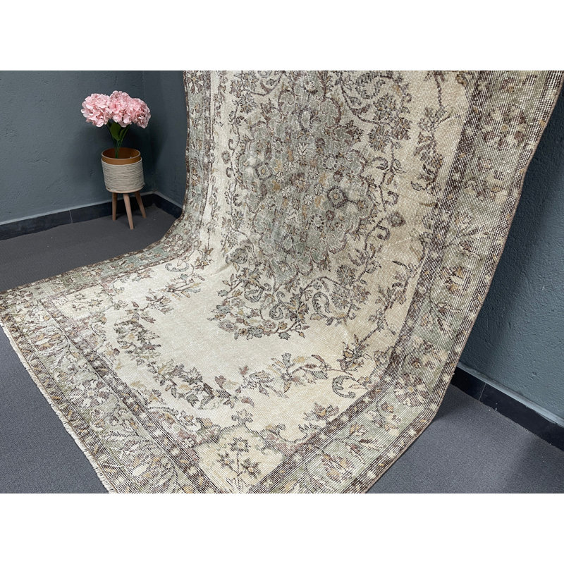 Tapis beige rétro 67,7 x 110,6 po