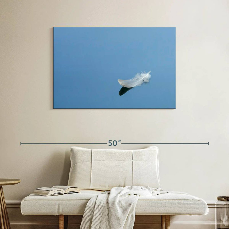 Plume blanche sur fond bleu Kerner, H 26 po x l 39 po