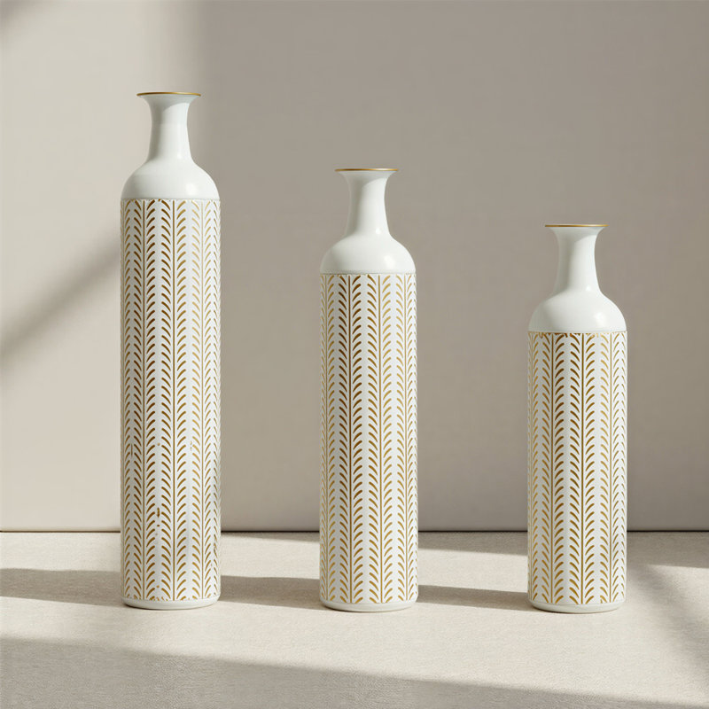 Ensemble de vases hauts blancs et dorés, ensemble de grands vases décoratifs élégants
