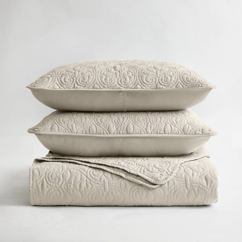 Quebec Reversible Quilt Set, Cream, Full/Queen Coverlet + 2 Standard Shams