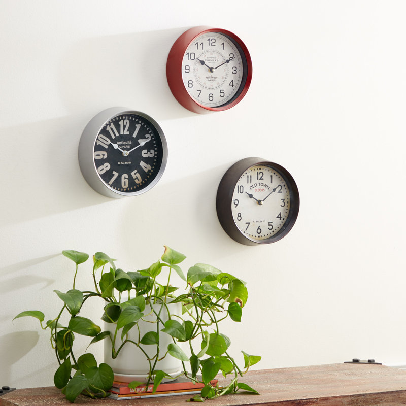 Aruna Metal Wall Clock
