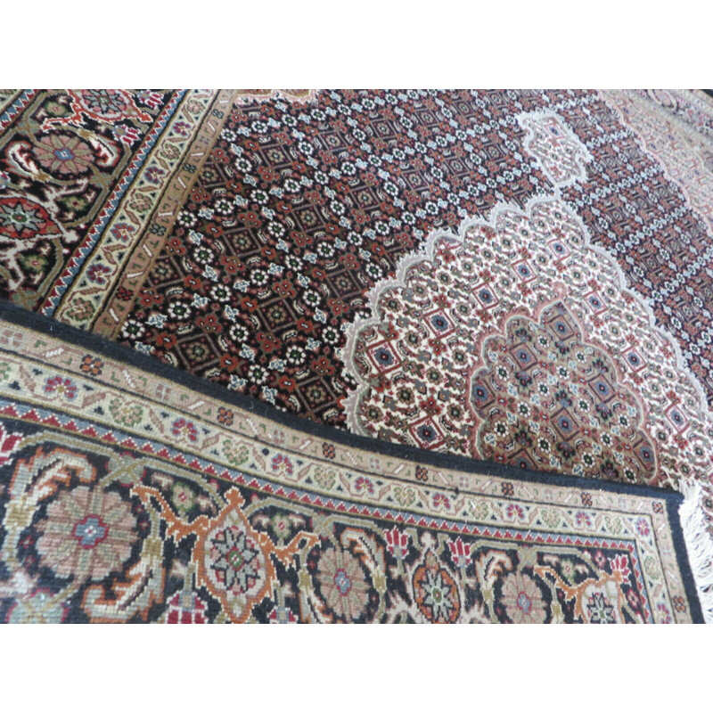Tapis Mahi Tabrez noir en laine et soie noués à la main 4 pi 8 po x 6 pi 9 po 5A2F15F74A804001B78708BB1262E2AF