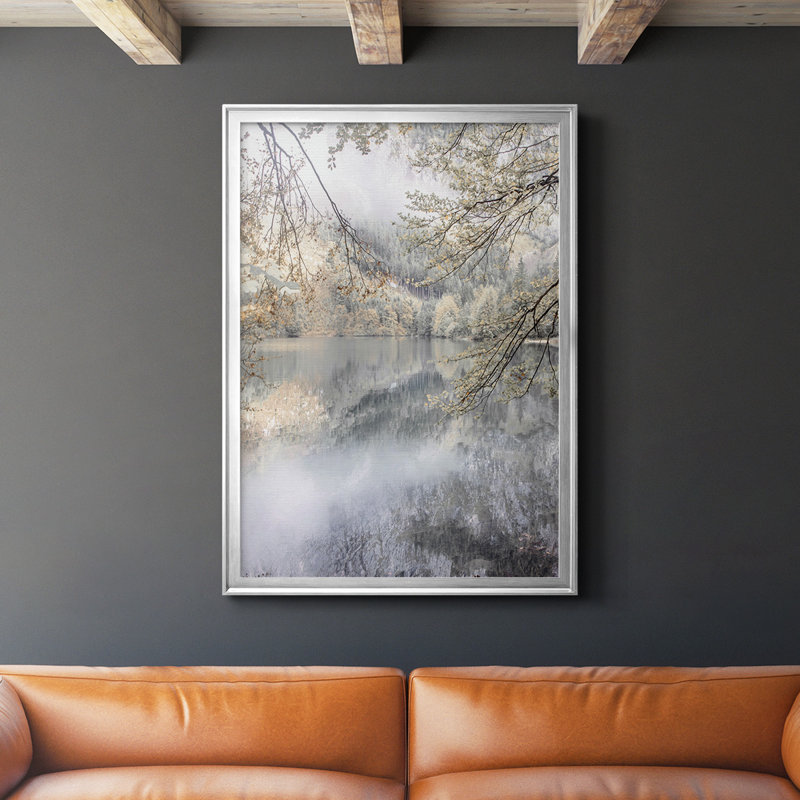 «Misty Lake», reproduction encadrée de qualité supérieure - prête à être accrochée, Argent, H 30,5 po x l 22,5 po x P 1 po