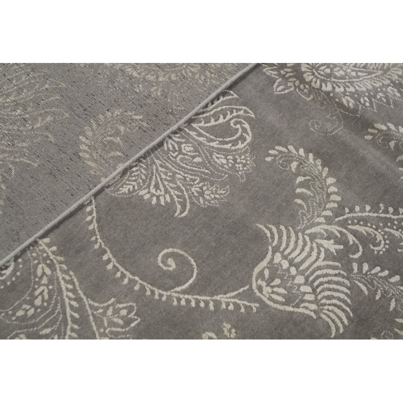 Chantel Floral Area Rug in Gray