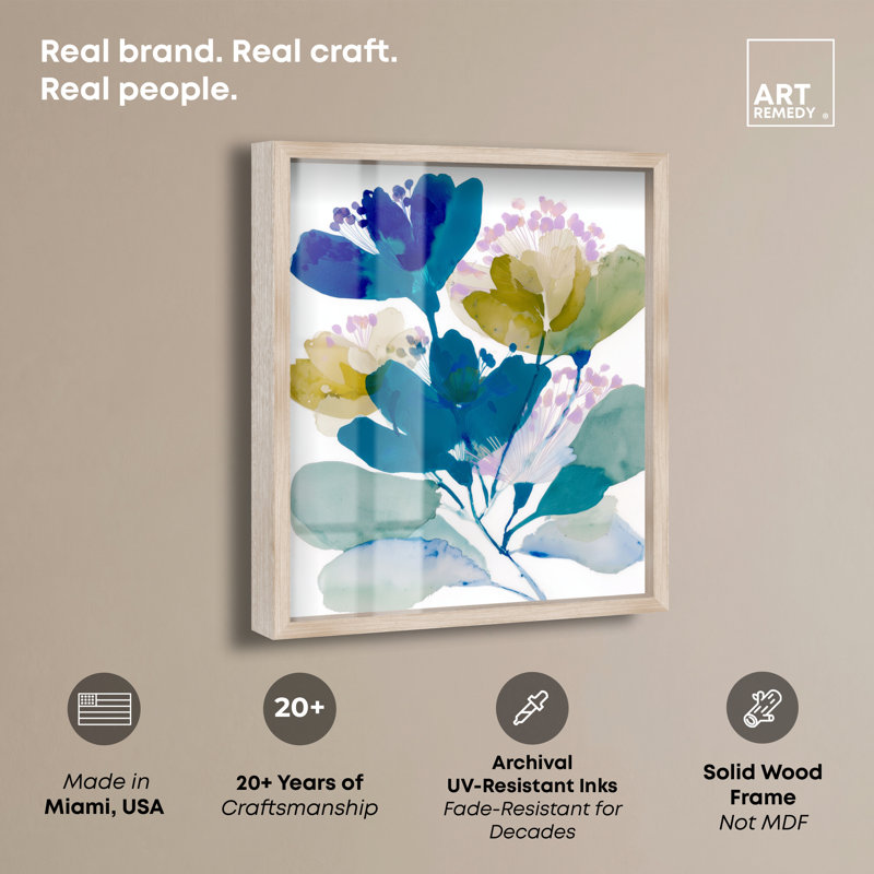 «Emerald Overlaps V Shadowbox», art floral de chambre à coucher par, H 36 po x l 30 po, Cadre en chêne naturel