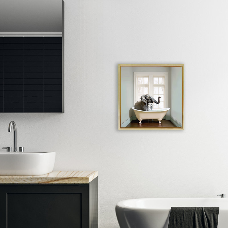 Cadre flottant Minimal Elephant Bathtime, design par Sasha, H 18 po x l 18 po, Cadre flottant métallique doré