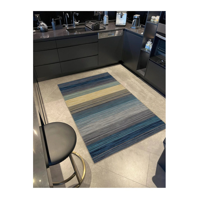 Tapis rayé et bleu clair à motif tissé, Rectangle 2 pi 4 po x 4 pi