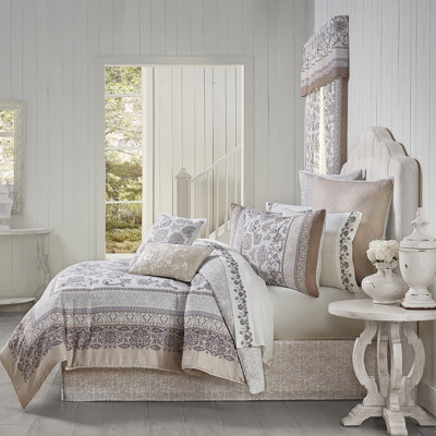Chelsea Comforter Set