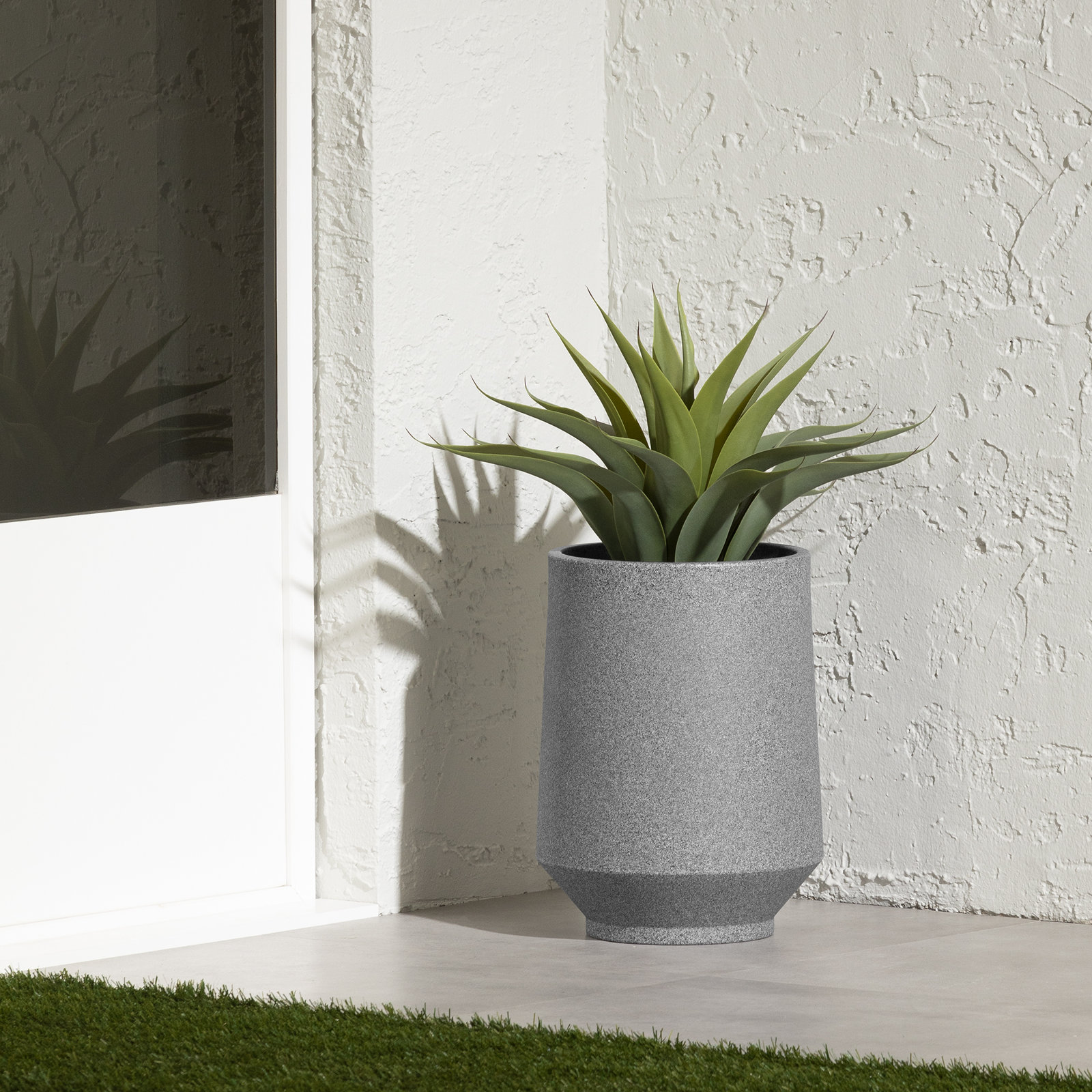Dalya Pot Planter, 16.25" H x 12.25" W x 12.25" D, Mottled Gray