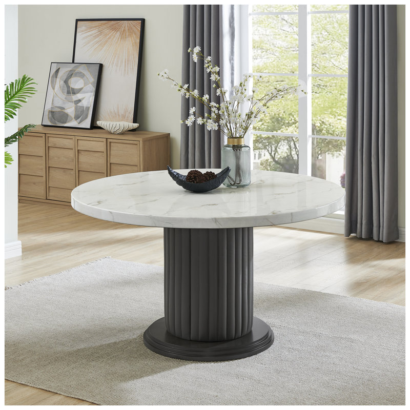 Table de salle à manger ronde Valencia de 54 po avec dessus en faux marbre et pied central rembourré – Blanc et gris