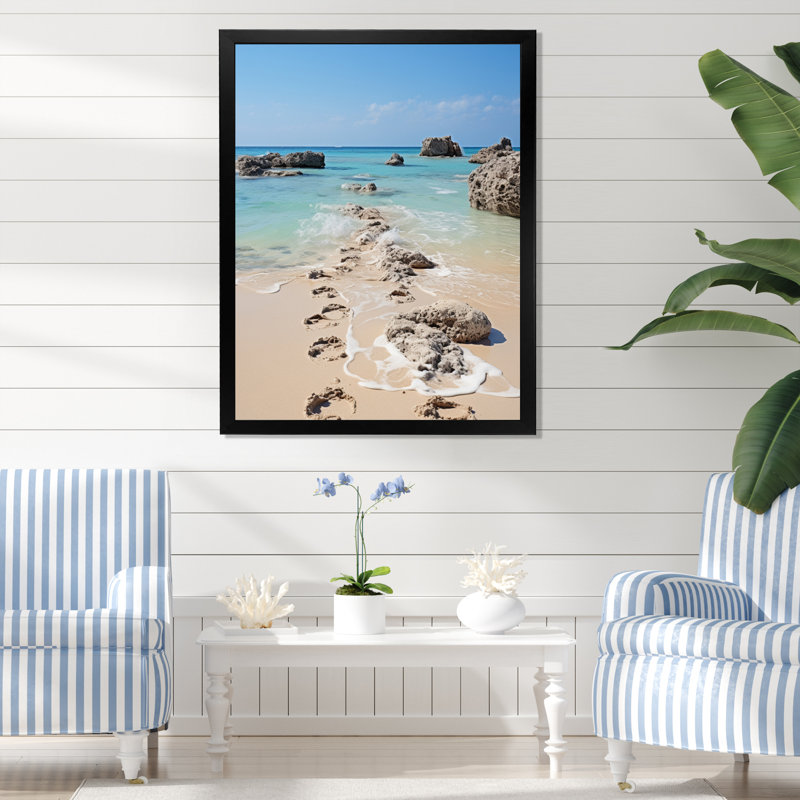 «Fressia Beach Footprints In II», reproduction sur toile, Cadre photo noir, H 20 po x l 12 po x P 1 po