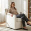Fauteuil d'appoint pivotant avec garniture cloutée Tolland-1261381319