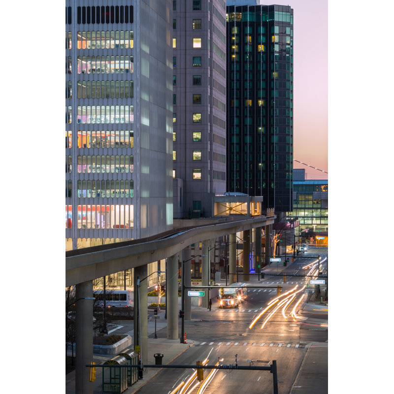«Detroit at Light» - photographie sur toile, H 18 po x l 12 po
