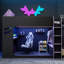 Lit mezzanine en bois pleine grandeur avec bureau réglable en hauteur, tiroirs, compartiments de rangement, tringle et lumières RVB, noir et mauve