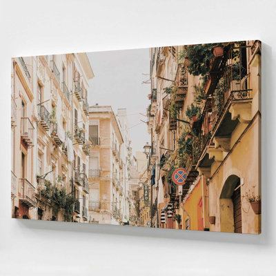 Alleyway Allure, reproduction sur toile