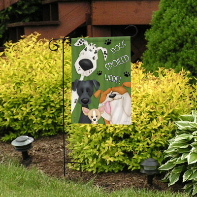 Drapeau de jardin pour chiens gâtés