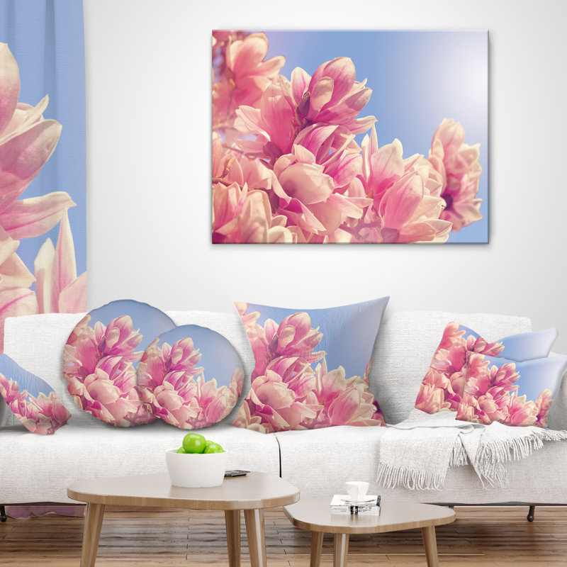 Fleurs de magnolia sur fond de ciel - coussin imprimé floral, 16 po x 1 po, Coussin décoratif