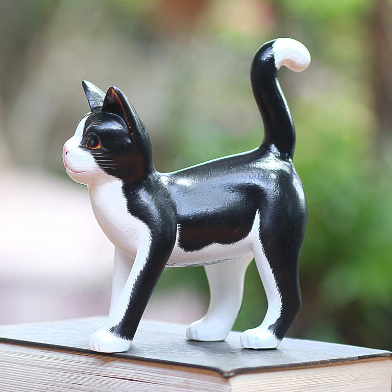 Curieux chat smoking