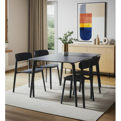 Ensemble de quatre chaises d'appoint en plastique robustes gris