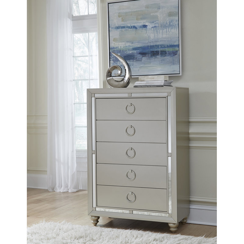 Commode verticale en bois manufacturé avec 5 tiroirs