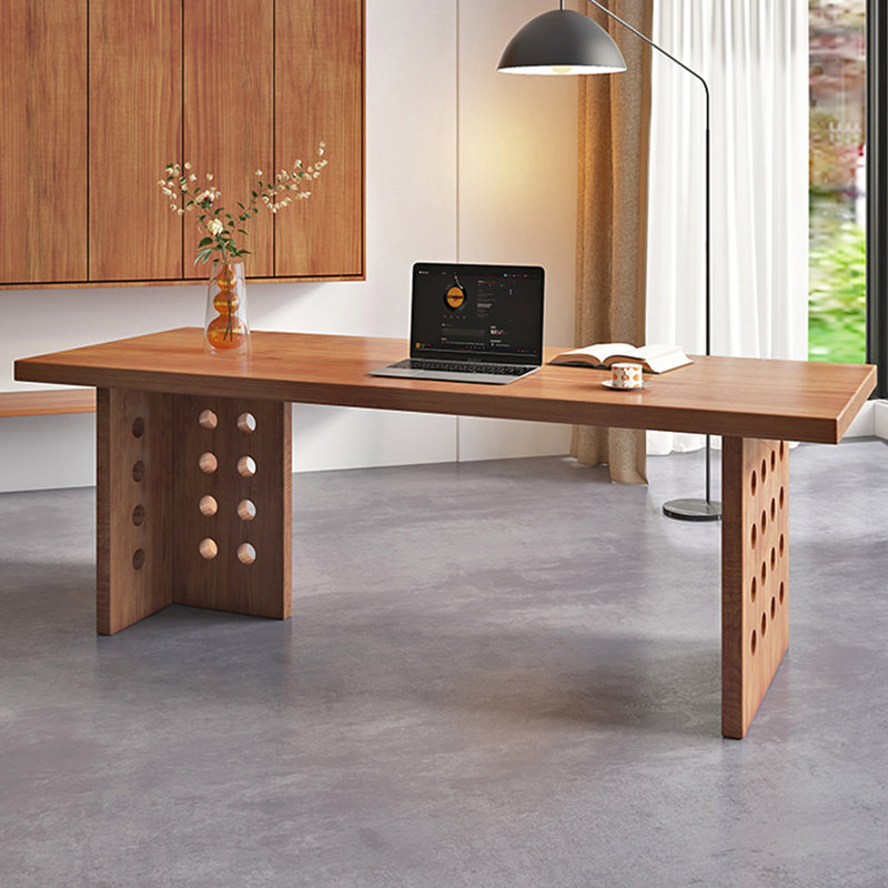Bureau rectangulaire en bois massif brun clair