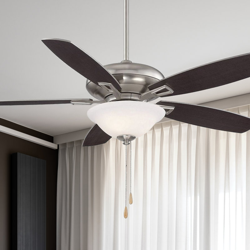 Ventilateur de plafond standard à 5 pales de 52 po en bronze brun avec chaîne de traction et ensemble de lumières inclus Kelleher