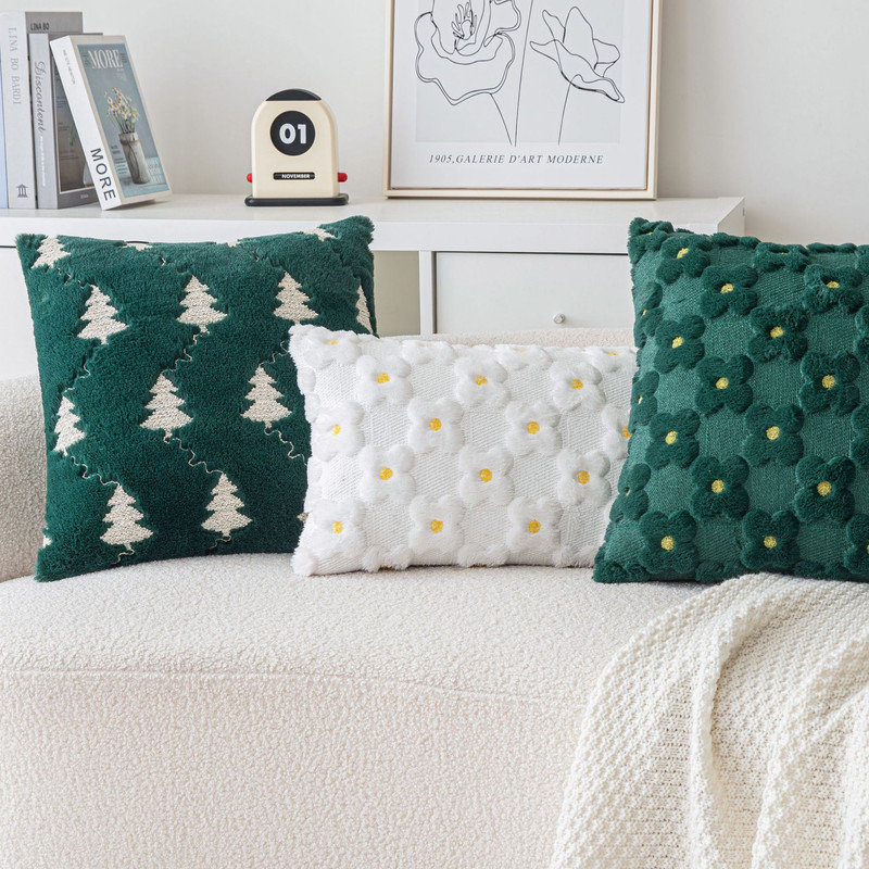 2pcs Spring and summer pillowcases, outdoor farm stay, soft plush sofa cushions, holiday spring and summer home decoration, small Daisy flower cushions, ins style home sofa cushions, cushion covers