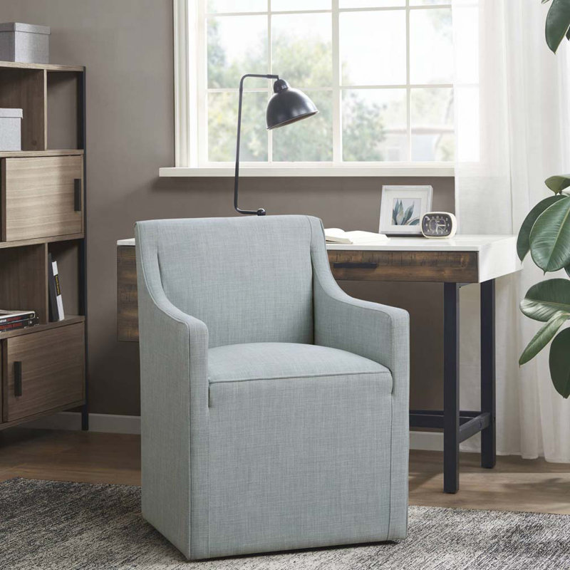 Chaise avec accoudoirs à jupe