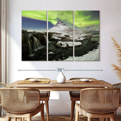 Alvord lumières polaires au-dessus de Kirkjufell