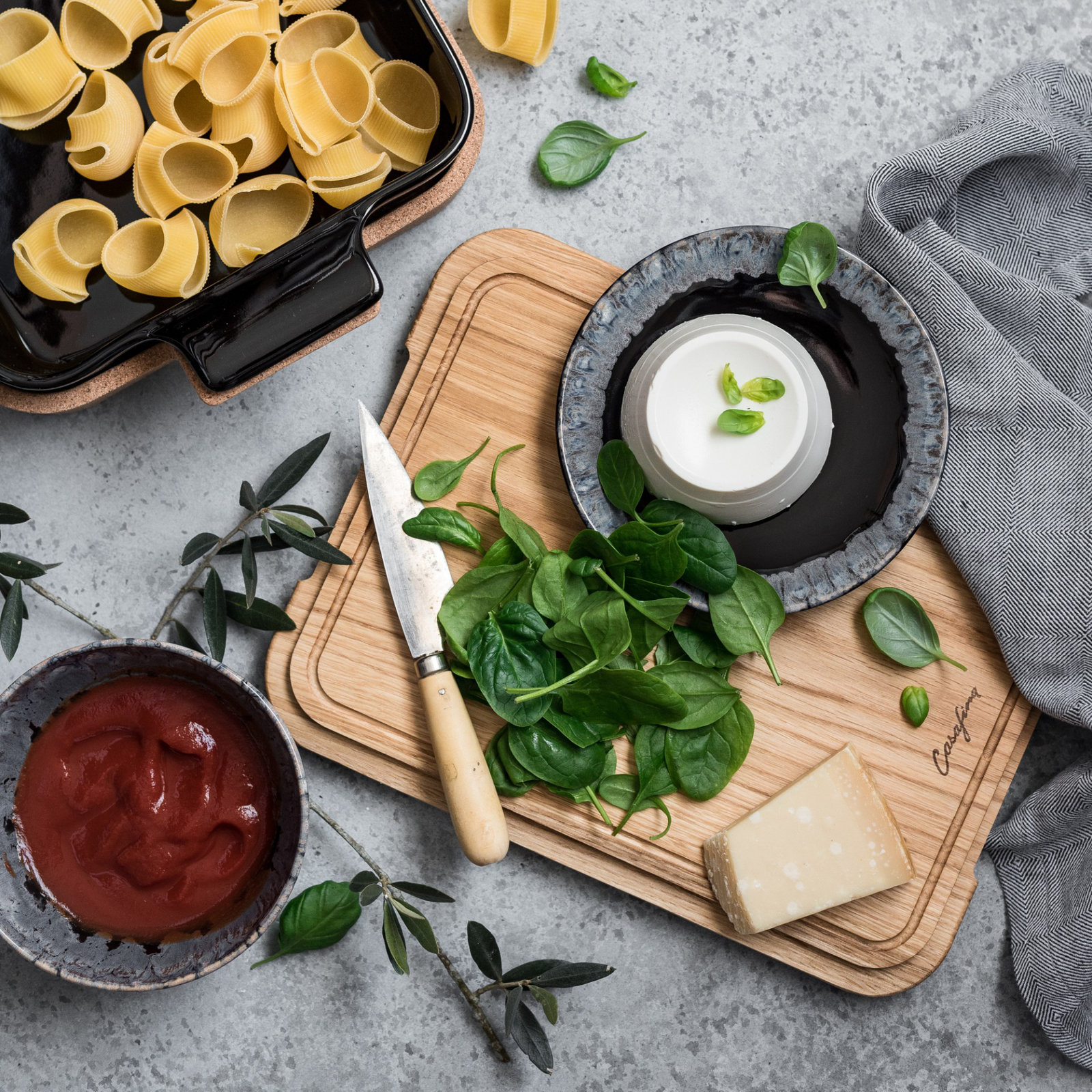 Casafina Ensemble Oak Wood Cutting Board
