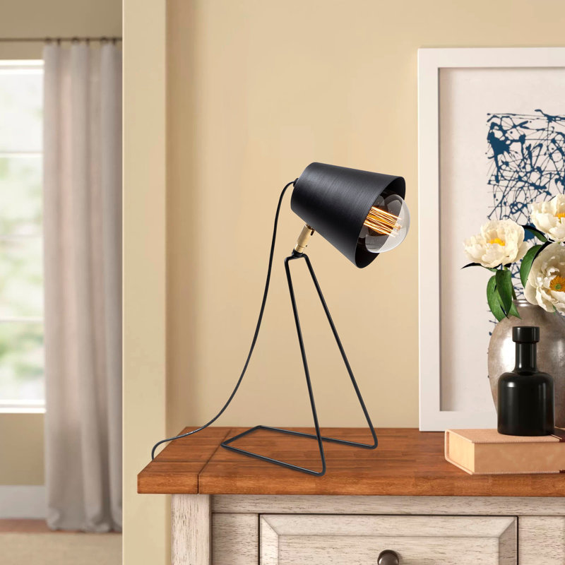 Lampe de table moderne noire, design industriel, 15,0 po x 9,8 po | Corps en métal, hauteur: 15,7 pouces, type de douille: E27 Max 40W | Éclairage durable et élégant pour la maison et le bureau, d'inspiration scandinave, classé IP20
