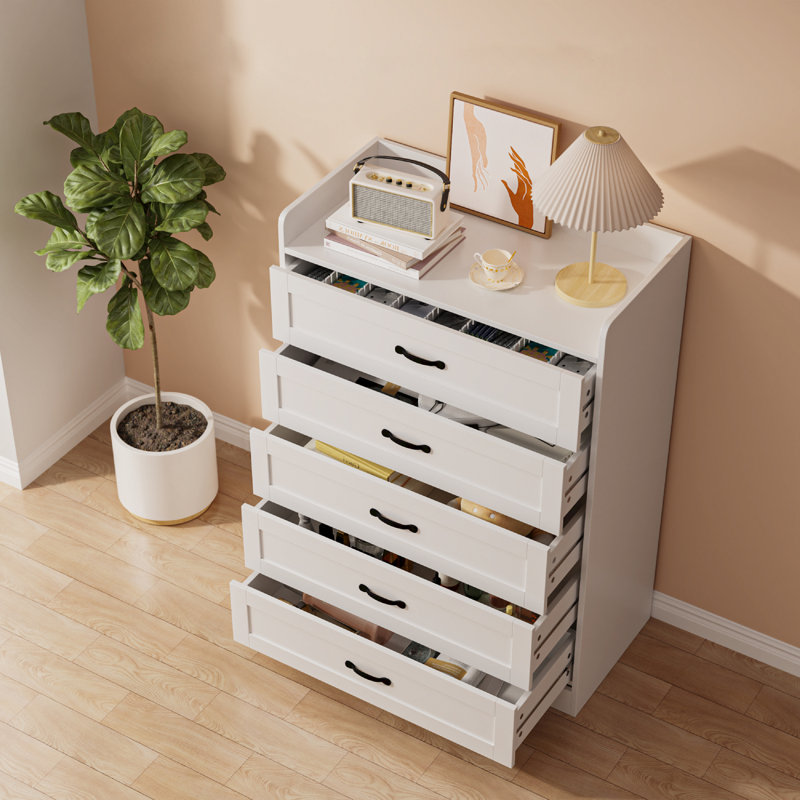 5 drawer dresser with Three-sided Guardrails for Display