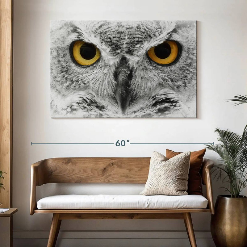 Hibou Brampt regardant fixement, H 32 po x l 48 po
