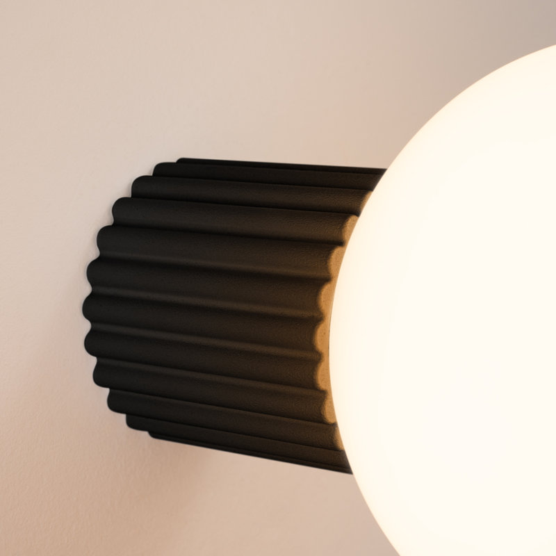 Halo Aluminium Flush Mounted Sconce, Black
