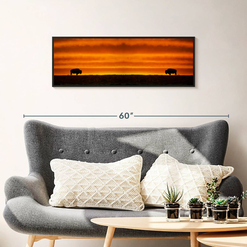 Lever de soleil sur les bisons, Cadre flottant noir, 37 po x 13 po