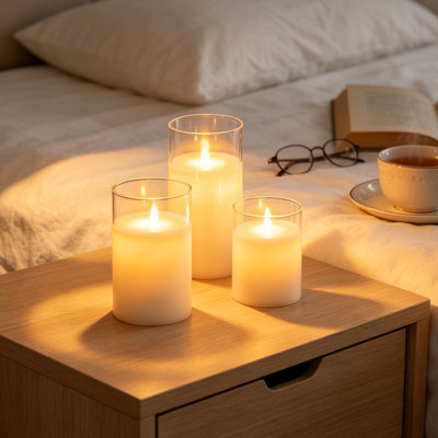 Ensemble de 3 bougies DEL à effet flamme réaliste avec minuterie à distance – Bougies piliers sans flamme en verre de 15 cm, 12,5 cm et 10 cm, fonctionnant sur piles, sans parfum