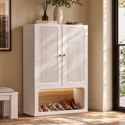 Buffet modulaire moderne en bois blanc Flexmod H 46,5 po avec armoires à 2 portes et support de rangement ouvert