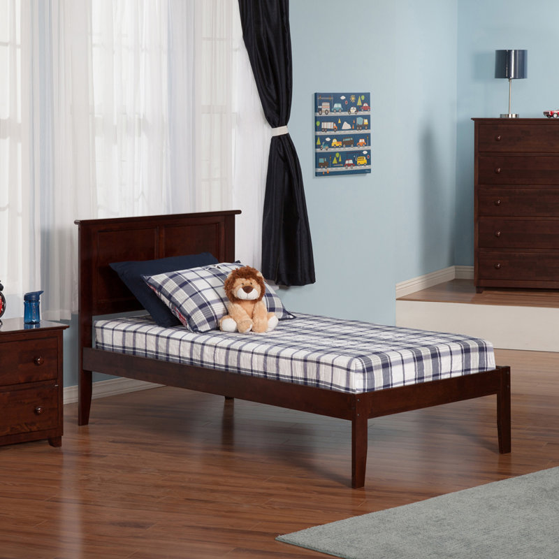 Lit plateforme en bois massif Clyda, Simple, Espresso