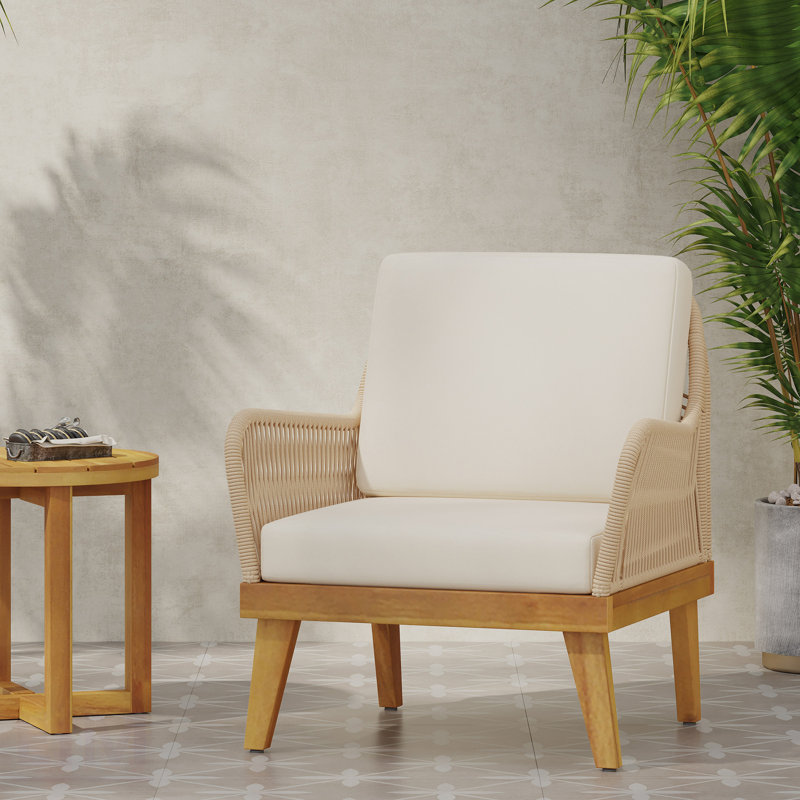 Fauteuil club en bois d'acacia durable Annisa avec tissage de corde complexe et résistant aux intempéries pour une utilisation extérieure