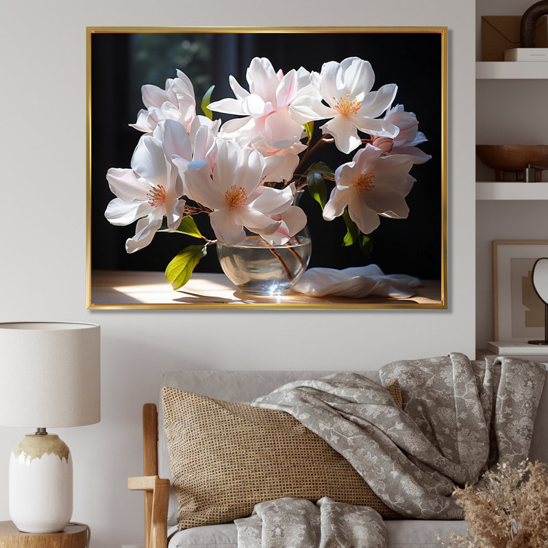 Champ de magnolia blanc et jaune II sur toile, Cadre flottant doré, H 30 po x l 40 po x P 1,5 po